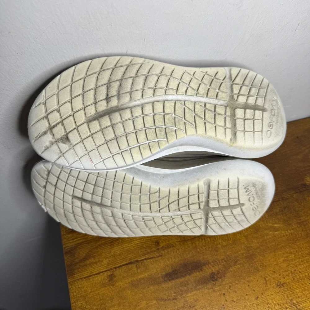 OOFOS OOmg Low Shoe Womens 8.5 Taupe Mesh Recovery Sneaker 0101-BEIGE-W8.5